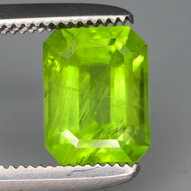 Peridot - 1.84 CT