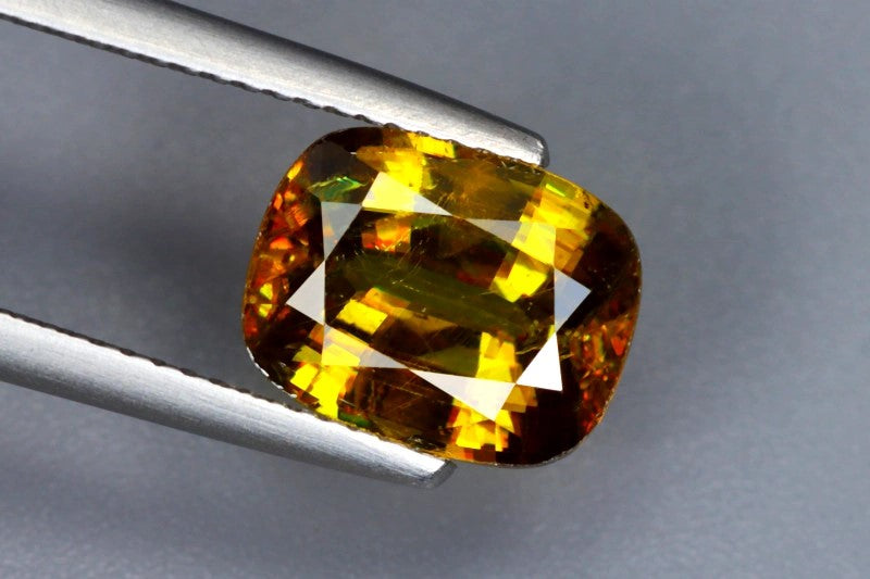 Sphene - 4.01 CT