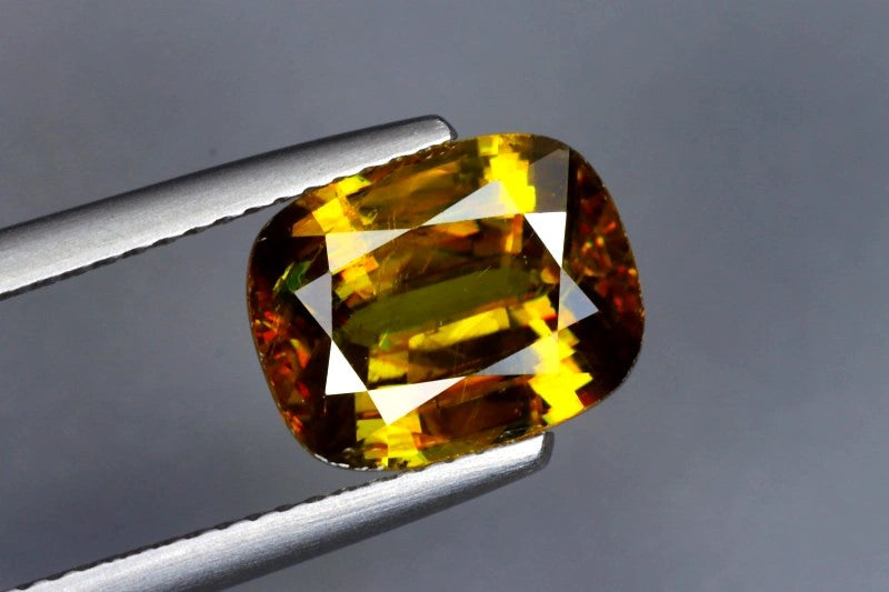 Sphene - 4.01 CT