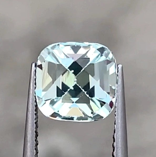 Aquamarine - 2.2 CT