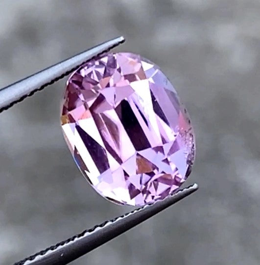 Kunzite - 5.70 CT