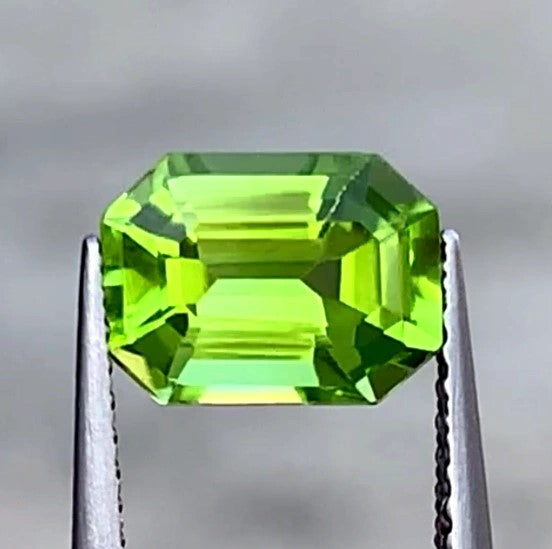 Peridot - 1.95 CT