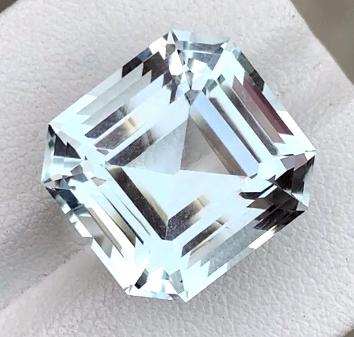 Aquamarine - 15.80 CT