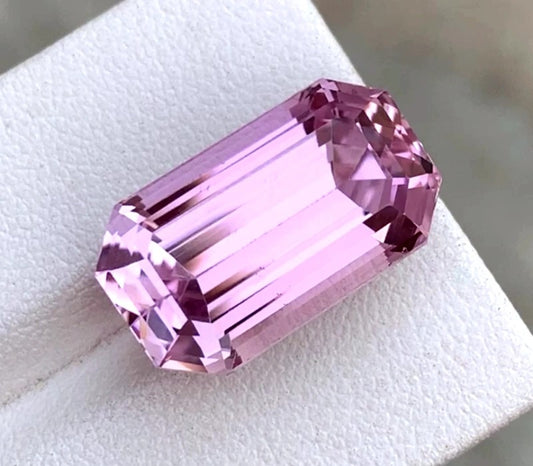 Kunzite - 18.25 CT