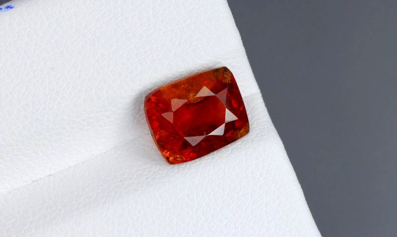 Garnet - 3.16 CT