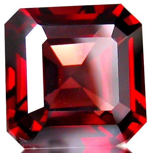 Garnet - 2.1 CT